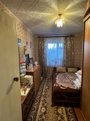 Продам трехкомнатную (3-комн.) квартиру, Ленинградская ул, 7, Сольцы г