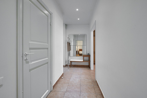 Продам двухкомнатную (2-комн.) квартиру, Скаковая ул, 18, Москва г