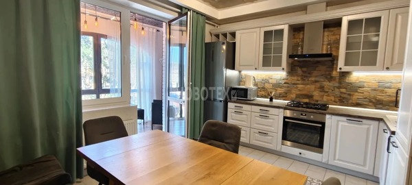 Продам двухкомнатную (2-комн.) квартиру, Ленина ул, 8В, Горячий Ключ г