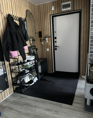 Продам двухкомнатную (2-комн.) квартиру, Сергея Киселева ул, 6, Просторный мкр