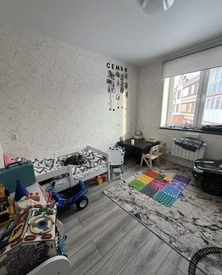 Продам двухкомнатную (2-комн.) квартиру, Сергея Киселева ул, 6, Просторный мкр