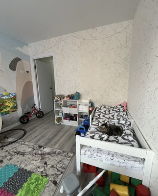 Продам двухкомнатную (2-комн.) квартиру, Сергея Киселева ул, 6, Просторный мкр