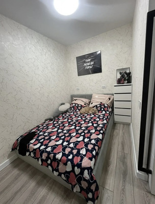 Продам двухкомнатную (2-комн.) квартиру, Сергея Киселева ул, 6, Просторный мкр