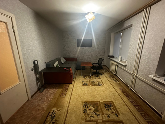 Продам двухкомнатную (2-комн.) квартиру, 7, Просторный мкр