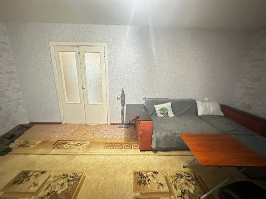 Продам двухкомнатную (2-комн.) квартиру, 7, Просторный мкр