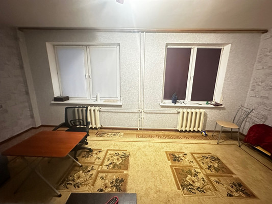 Продам двухкомнатную (2-комн.) квартиру, 7, Просторный мкр