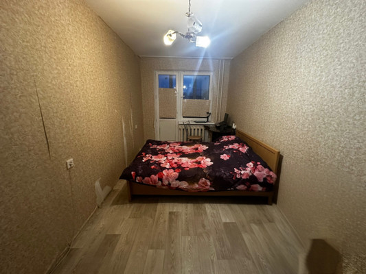 Продам двухкомнатную (2-комн.) квартиру, 7, Просторный мкр