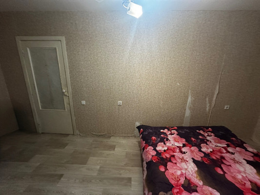 Продам двухкомнатную (2-комн.) квартиру, 7, Просторный мкр