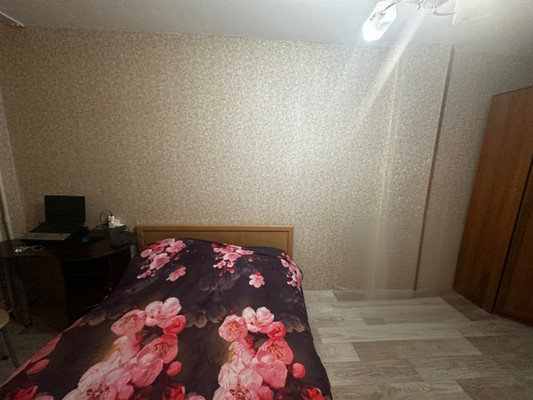 Продам двухкомнатную (2-комн.) квартиру, 7, Просторный мкр