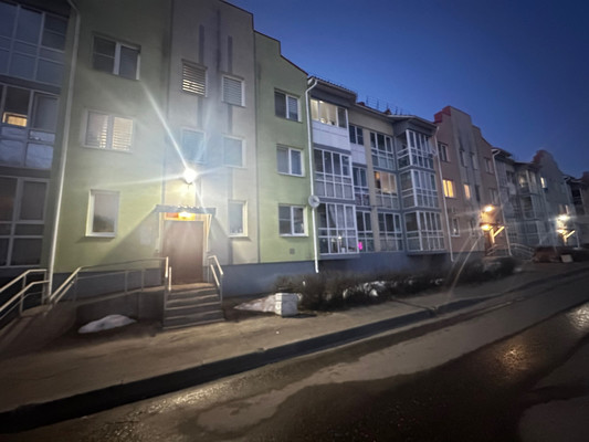 Продам двухкомнатную (2-комн.) квартиру, 7, Просторный мкр