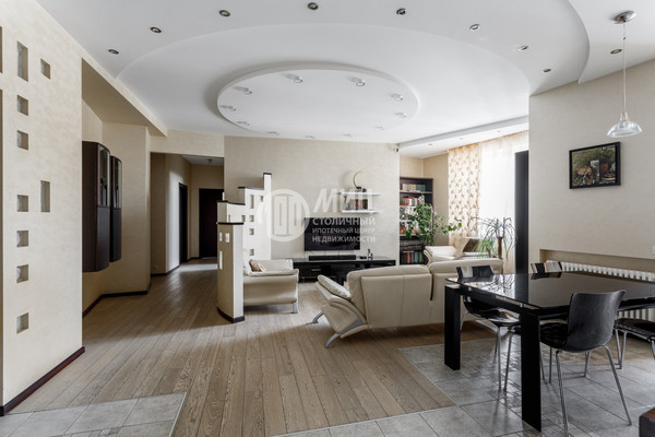 Продам трехкомнатную (3-комн.) квартиру, Коштоянца ул, 20к2, Москва г