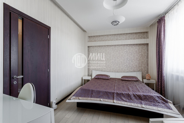 Продам трехкомнатную (3-комн.) квартиру, Коштоянца ул, 20к2, Москва г