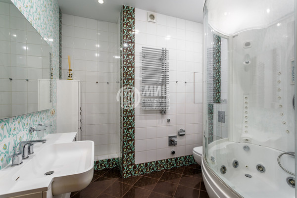 Продам трехкомнатную (3-комн.) квартиру, Коштоянца ул, 20к2, Москва г