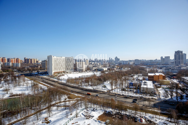 Продам трехкомнатную (3-комн.) квартиру, Коштоянца ул, 20к2, Москва г