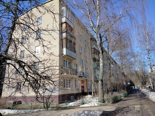 Продам трехкомнатную (3-комн.) квартиру, Пионерская ул, 13, Томилино рп