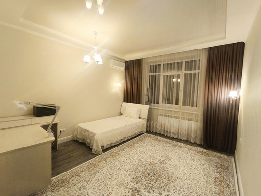 Продам трехкомнатную (3-комн.) квартиру, Бачуринская ул, 19, Коммунарка п