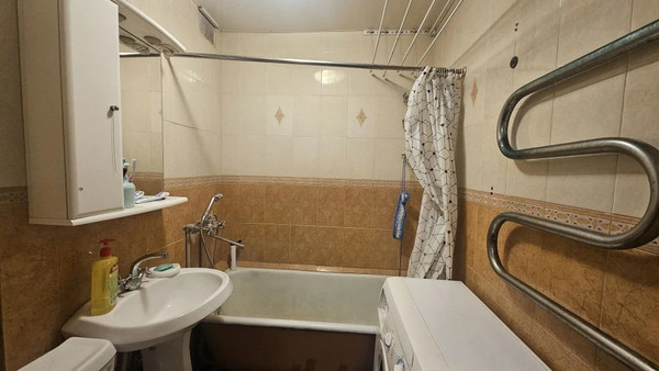 Продам двухкомнатную (2-комн.) квартиру, Горького ул, 17, Малино рп