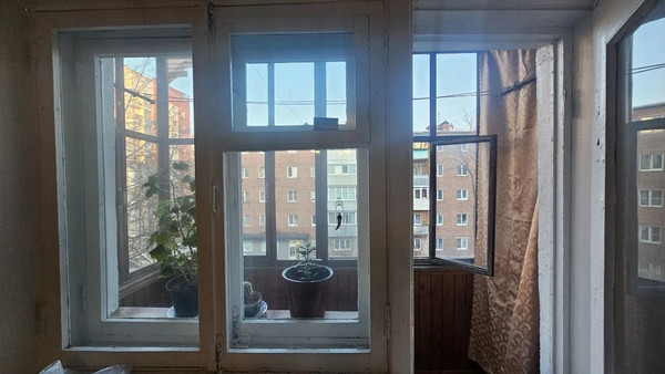 Продам двухкомнатную (2-комн.) квартиру, Горького ул, 17, Малино рп