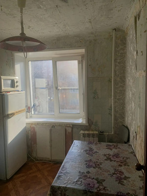 Продам двухкомнатную (2-комн.) квартиру, Горького ул, 17, Малино рп