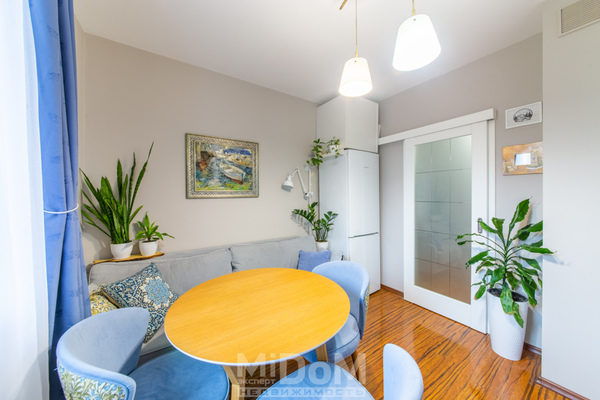 Продам однокомнатную (1-комн.) квартиру, Комендантский пр-кт, 20к2, Санкт-Петербург г