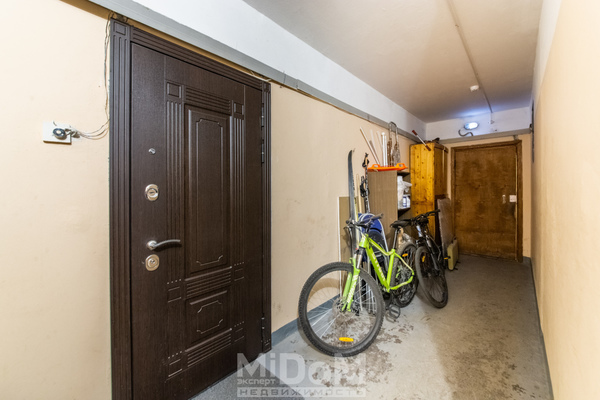 Продам однокомнатную (1-комн.) квартиру, Комендантский пр-кт, 20к2, Санкт-Петербург г