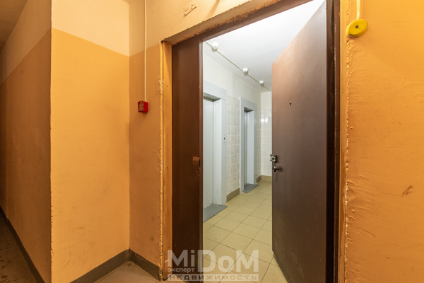 Продам однокомнатную (1-комн.) квартиру, Комендантский пр-кт, 20к2, Санкт-Петербург г