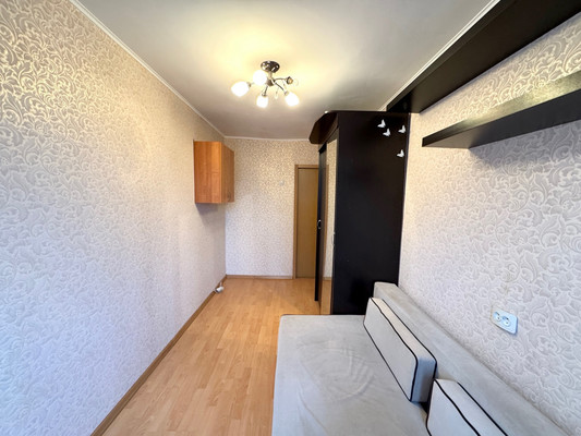 Продам комнату в 5-комн. квартире, Танкиста Хрустицкого ул, 106а, Санкт-Петербург г