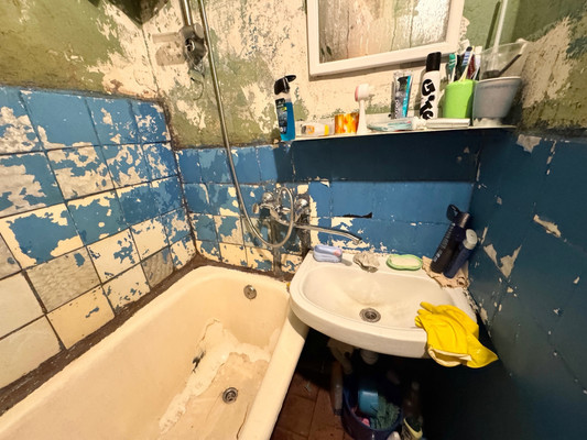 Продам комнату в 5-комн. квартире, Танкиста Хрустицкого ул, 106а, Санкт-Петербург г