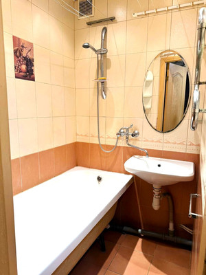 Продам однокомнатную (1-комн.) квартиру, Бухарестская ул, 39к1, Санкт-Петербург г