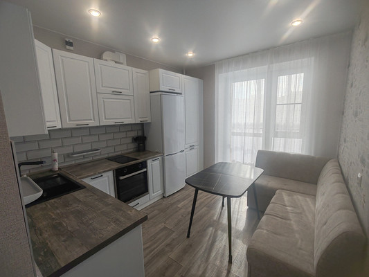 Сдам однокомнатную (1-комн.) квартиру, Луговая ул, 2, Великий Новгород г