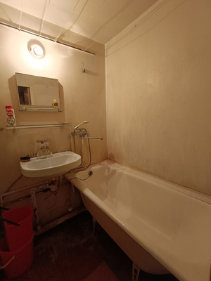 Продам трехкомнатную (3-комн.) квартиру, 246, Калининец рп