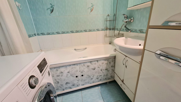 Продам трехкомнатную (3-комн.) квартиру, Ратная ул, 16к2, Москва г