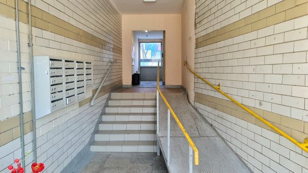 Продам трехкомнатную (3-комн.) квартиру, Ратная ул, 16к2, Москва г