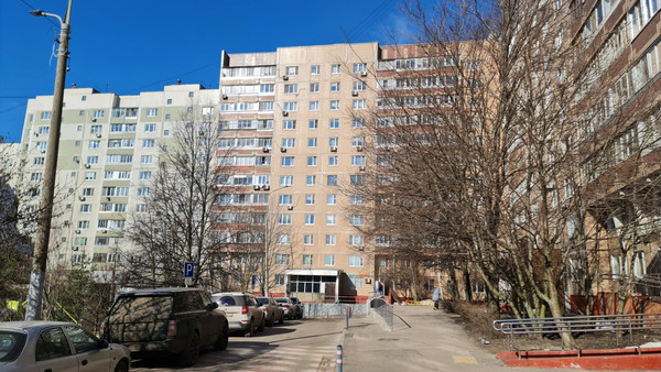 Продам трехкомнатную (3-комн.) квартиру, Ратная ул, 16к2, Москва г