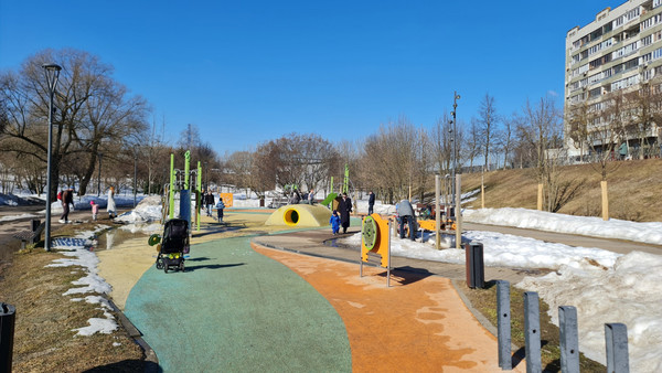 Продам трехкомнатную (3-комн.) квартиру, Ратная ул, 16к2, Москва г