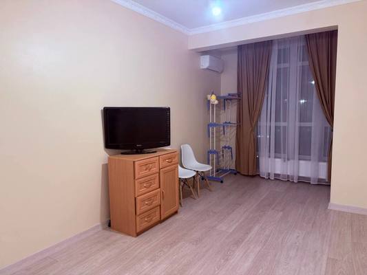 Продам однокомнатную (1-комн.) квартиру, Крымской весны ул, 1к7, Мирное с