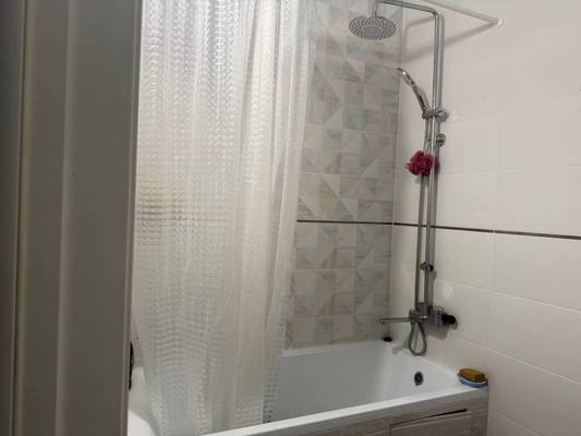 Продам однокомнатную (1-комн.) квартиру, Крымской весны ул, 1к7, Мирное с