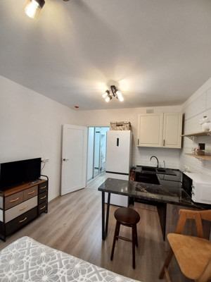 Продам однокомнатную (1-комн.) квартиру, Пахомовская ул, 18к2, Санкт-Петербург г