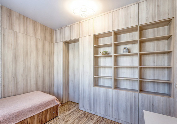 Продам трехкомнатную (3-комн.) квартиру, Николинские Ключи ул, 33, Ивановское д