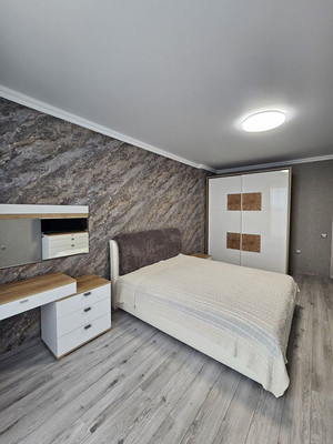 Продам двухкомнатную (2-комн.) квартиру, Орудийная ул, 32кб, Калининград г