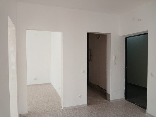 Продам трехкомнатную (3-комн.) квартиру, Лесников ул, 49, Красноярск г