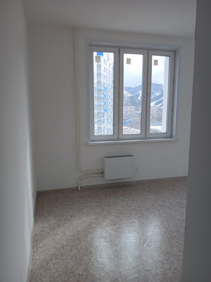 Продам трехкомнатную (3-комн.) квартиру, Лесников ул, 49, Красноярск г