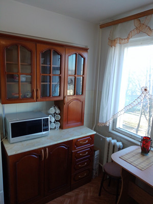 Продам трехкомнатную (3-комн.) квартиру, Азовская ул, 16, Армавир г