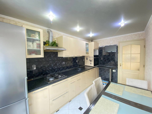 Продам трехкомнатную (3-комн.) квартиру, Жмайлова ул, 23, Ростов-на-Дону г