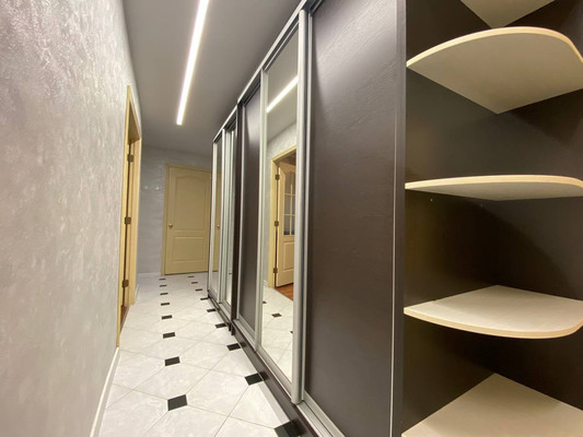 Продам трехкомнатную (3-комн.) квартиру, Жмайлова ул, 23, Ростов-на-Дону г