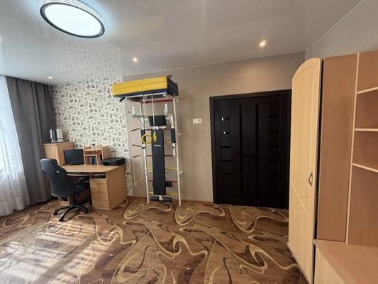 Продам трехкомнатную (3-комн.) квартиру, Механическая ул, 35, Комсомольск-на-Амуре г