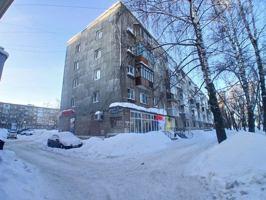 Продам двухкомнатную (2-комн.) квартиру, Космонавта Леонова ул, 8, Пермь г