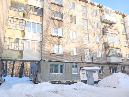 Продам двухкомнатную (2-комн.) квартиру, Космонавта Леонова ул, 8, Пермь г