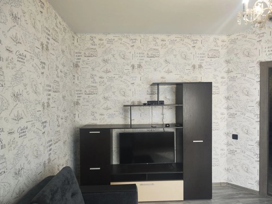 Продам однокомнатную (1-комн.) квартиру, Крымской весны ул, 1к7, Мирное с