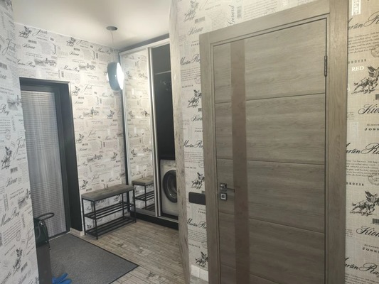 Продам однокомнатную (1-комн.) квартиру, Крымской весны ул, 1к7, Мирное с